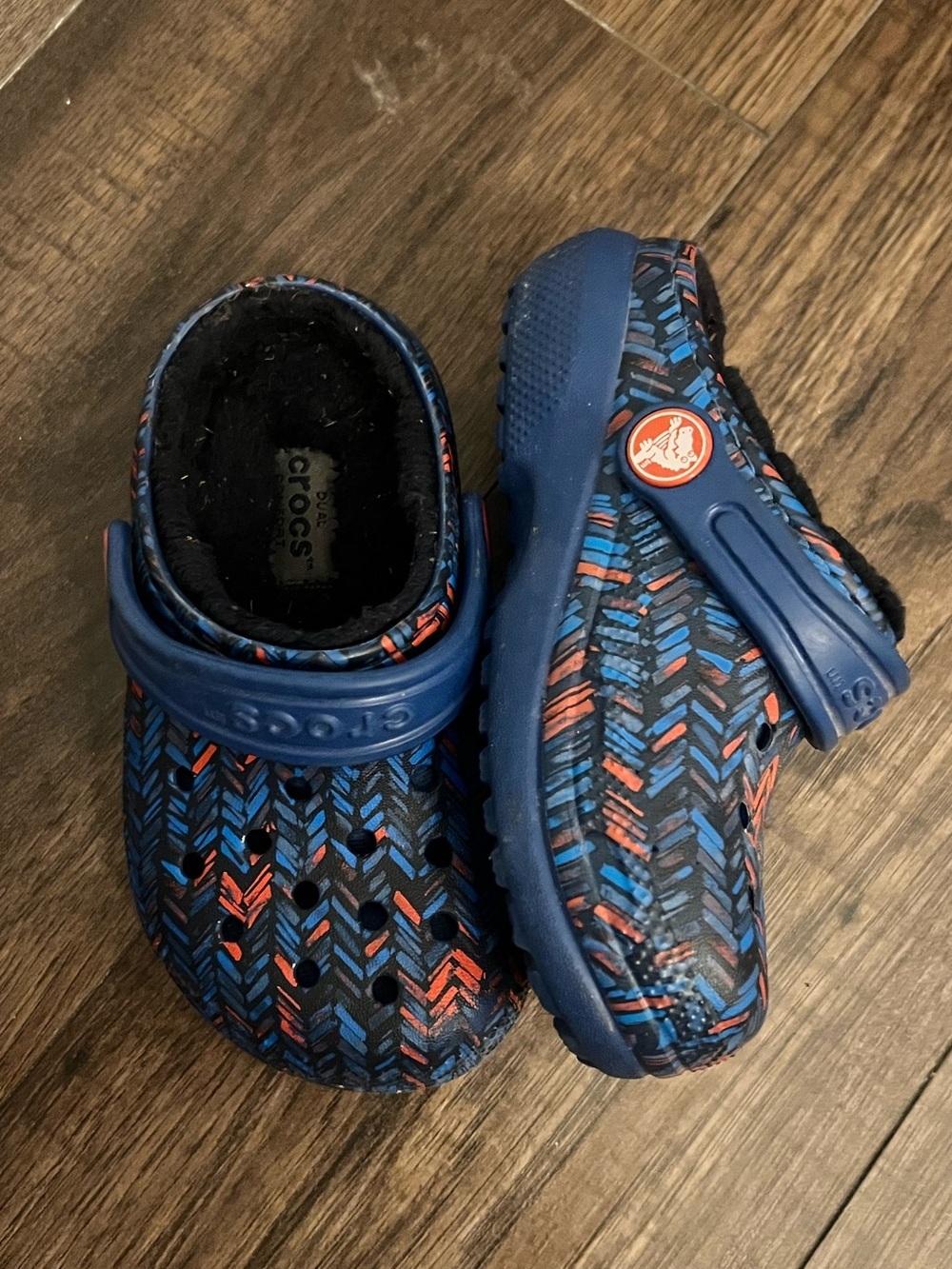 Crocs | C8 | Classic Lined Graphic Clogs